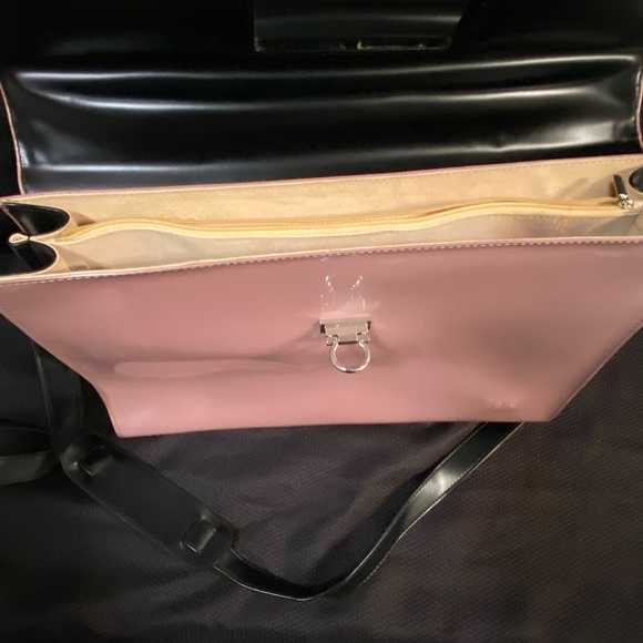 Beijo Vintage Business Class shiny pink patent leather Laptop Bag. - Picture 8 of 10
